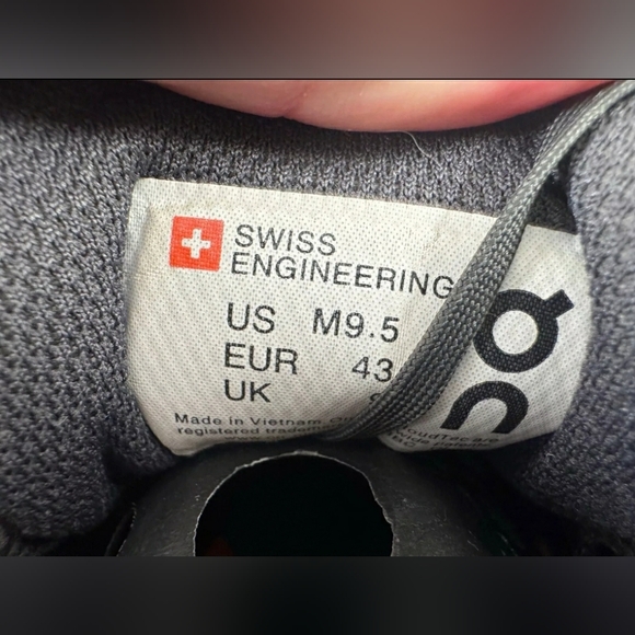 On Cloud Cloudflyer Running Waterproof Gray/Orange Men Size 9.5 or Women 11 - Picture 5 of 7